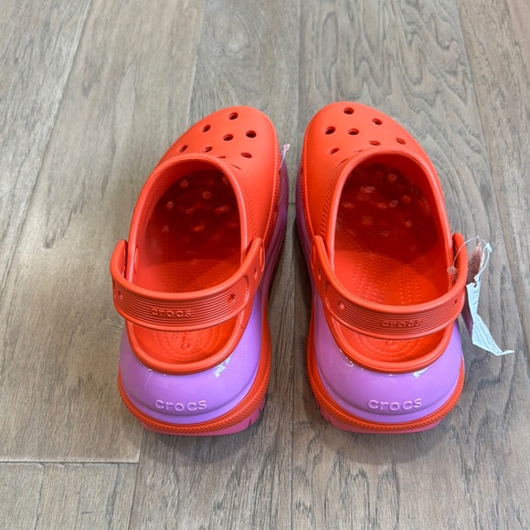 NWT Women’s Crocs Mega Crush Clog Lava US size W6 - Picture 5 of 6